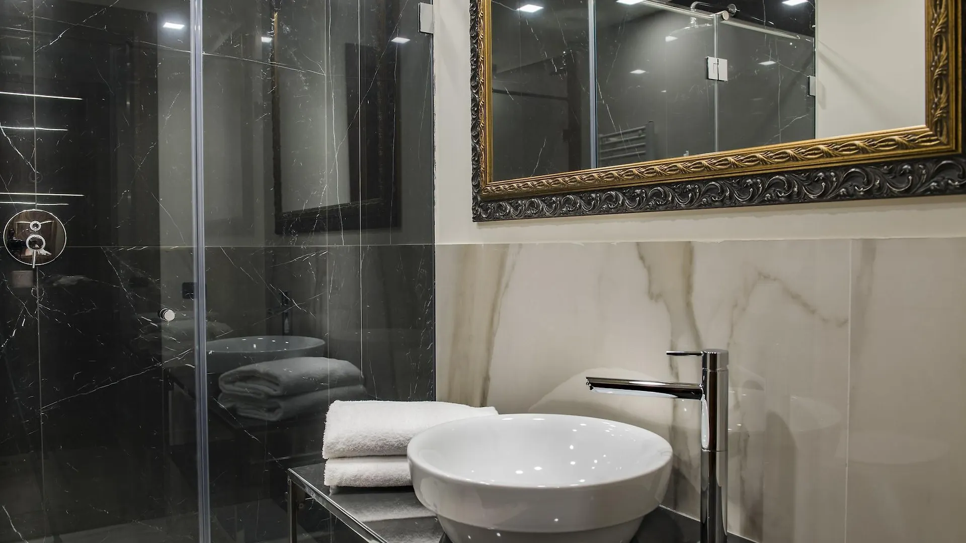 Palazzo San Lorenzo Venice 4*,  Italy