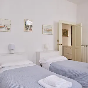  Apartment Lustraferi Italy