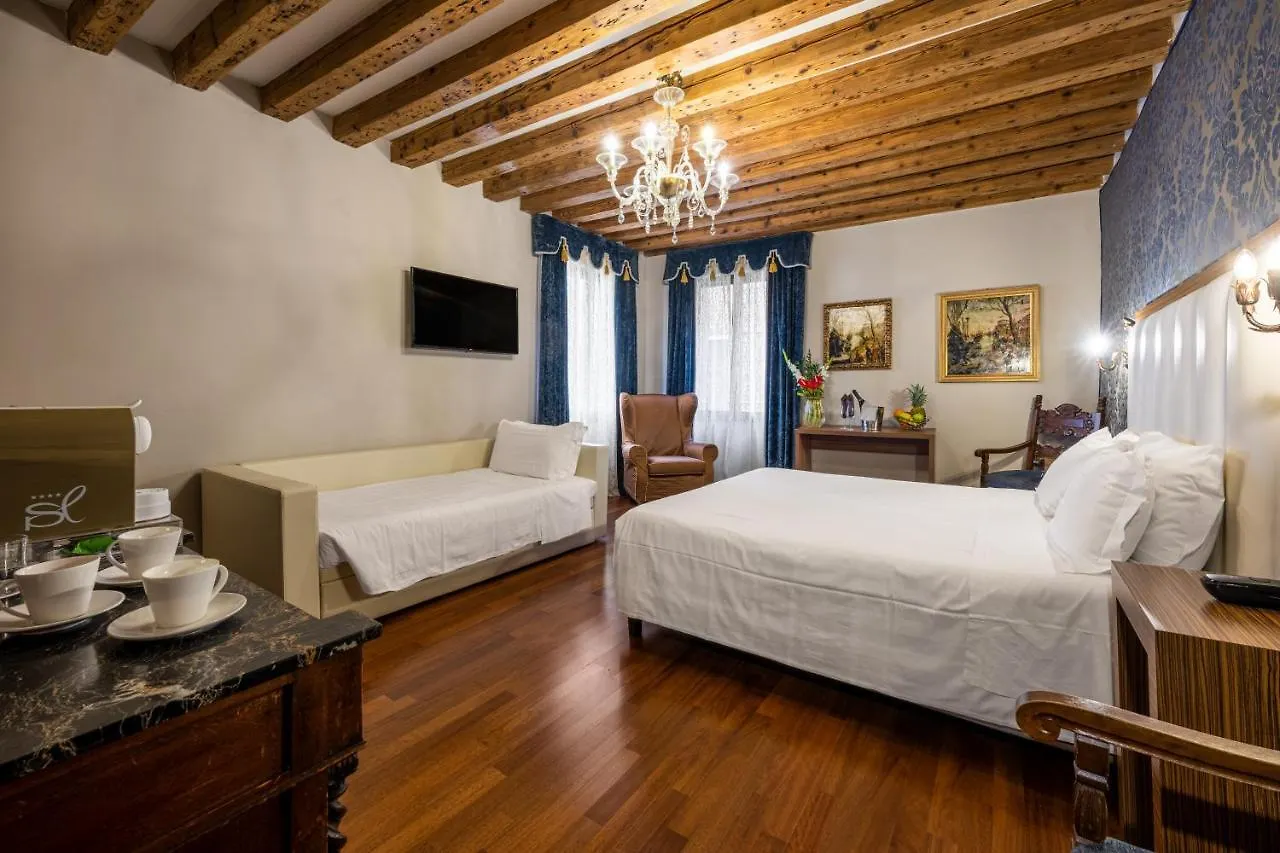Palazzo San Lorenzo Venetië 4*,